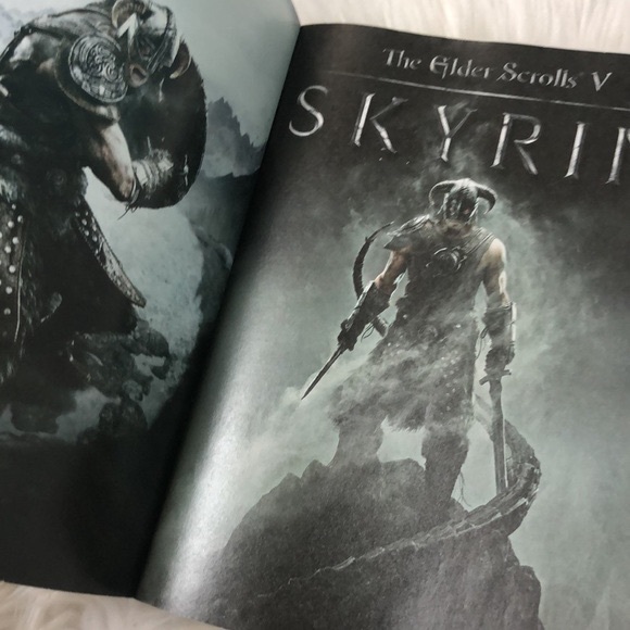 SKYRIM THE ELDERS SCROLLS V OFFICIAL GAME
GUIDE - Picture 2 of 6
